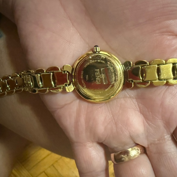 Fendi watch - Picture 4 of 4